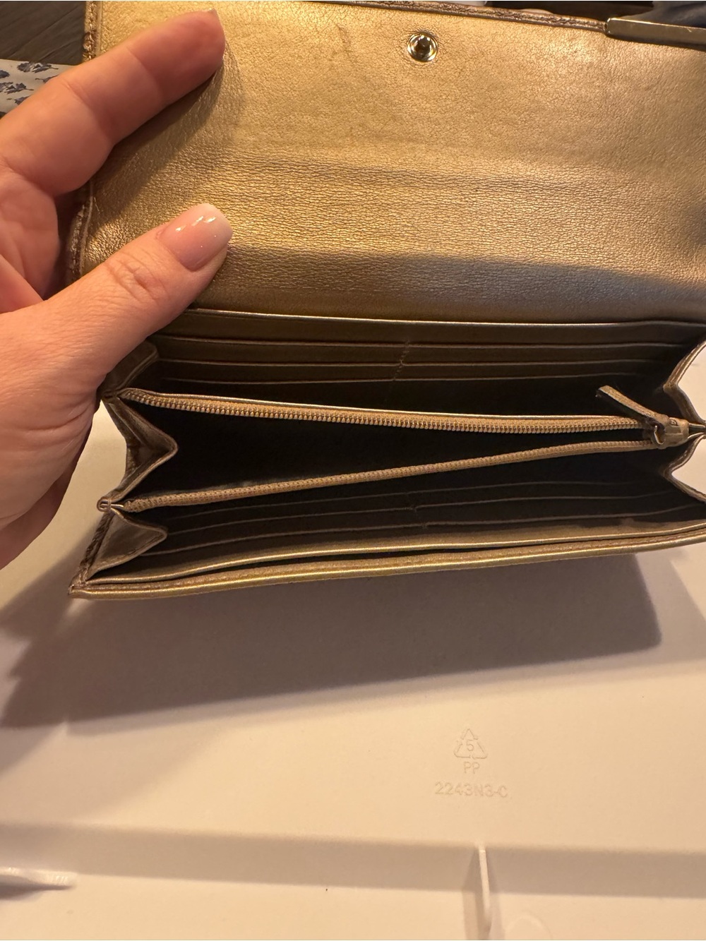 Authentic Gucci Metallic Guccissima Continental Wallet Bronze/Gold - Picture 9 of 11
